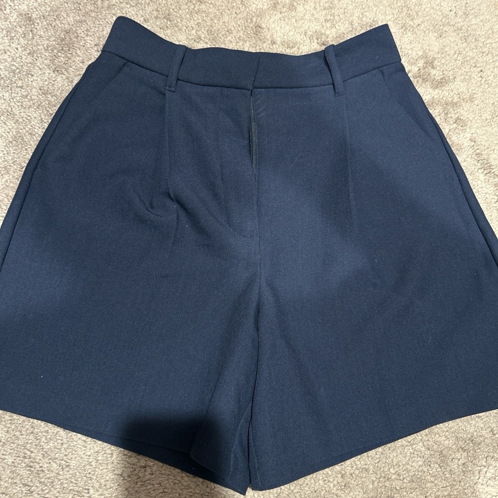 Abercrombie and Fitch | Pleated Shorts